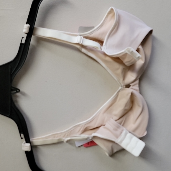 Lilyette by Bali Minimizer  Dreamwire techology built up comfort straps - Picture 4 of 4